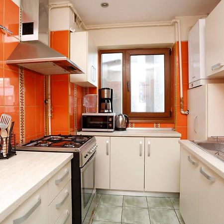 Peaceful Getaway - Generous 3-Bedroom Sanctuary - Close To Historic Old Town Bukarest Eksteriør billede