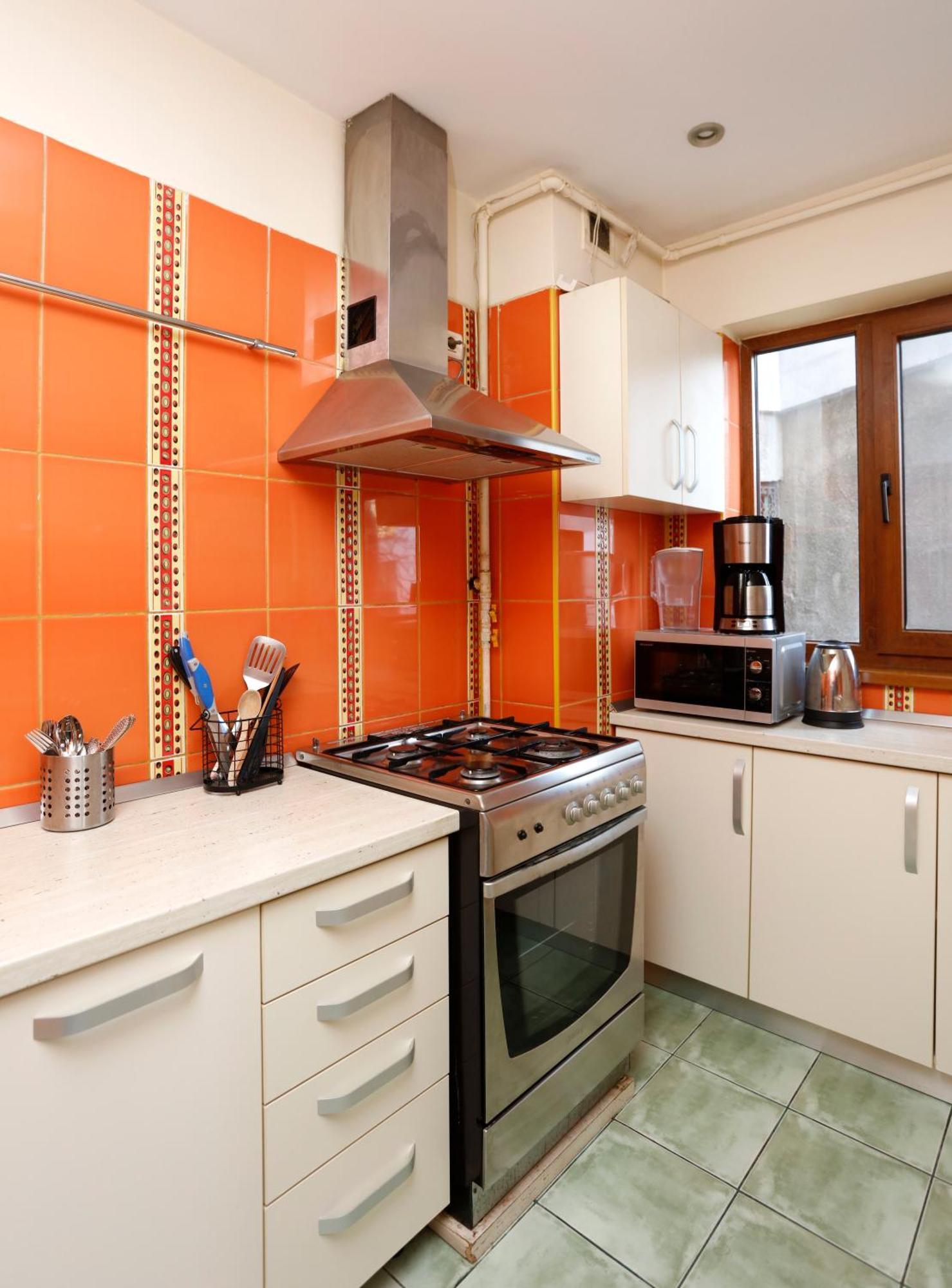 Peaceful Getaway - Generous 3-Bedroom Sanctuary - Close To Historic Old Town Bukarest Eksteriør billede
