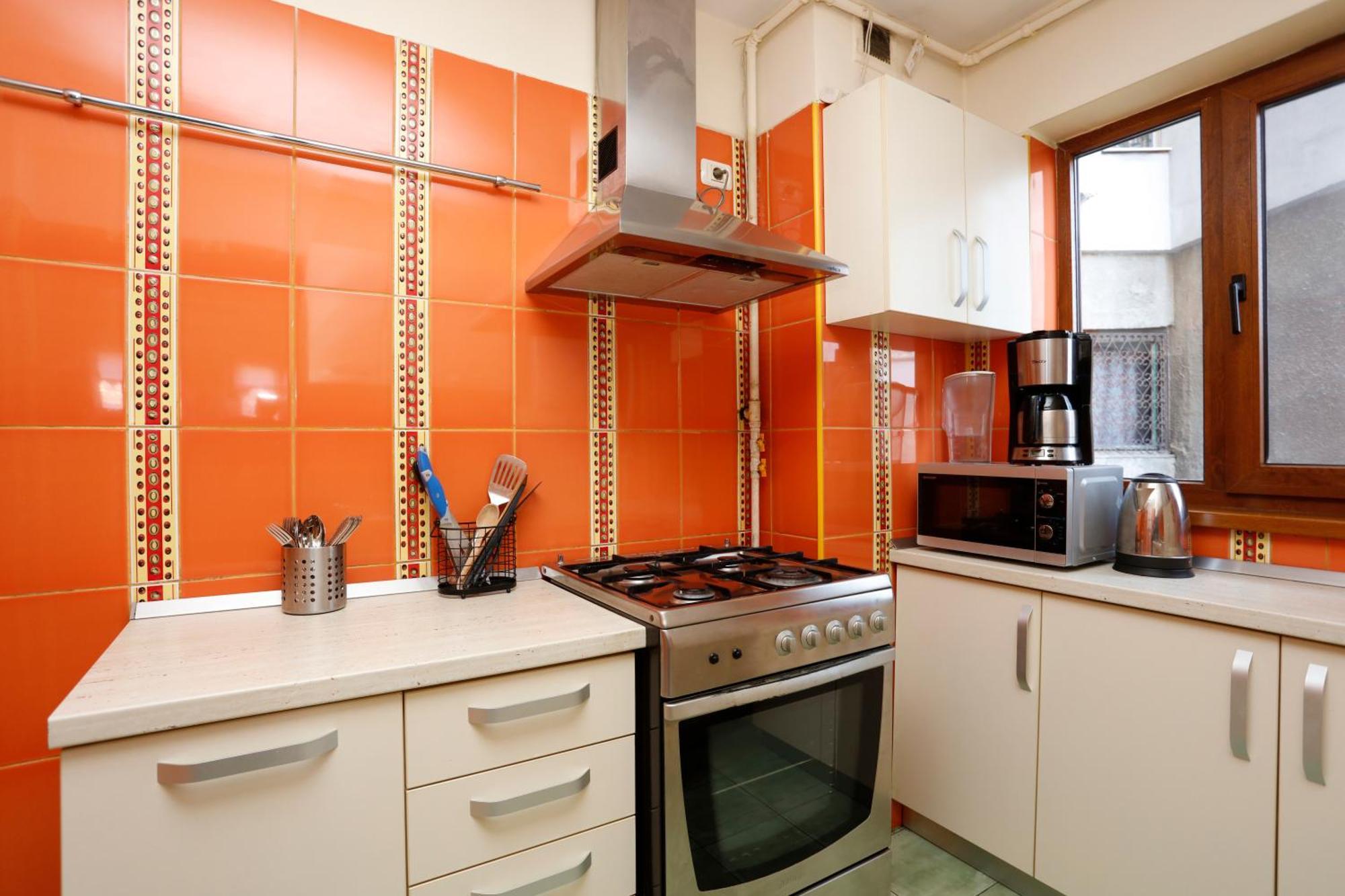 Peaceful Getaway - Generous 3-Bedroom Sanctuary - Close To Historic Old Town Bukarest Eksteriør billede