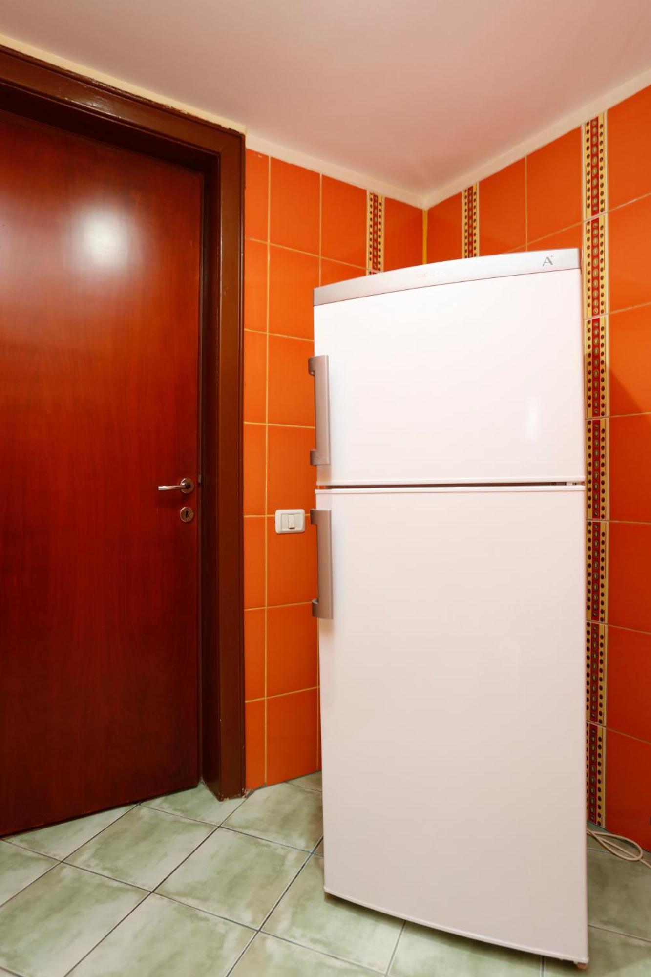 Peaceful Getaway - Generous 3-Bedroom Sanctuary - Close To Historic Old Town Bukarest Eksteriør billede